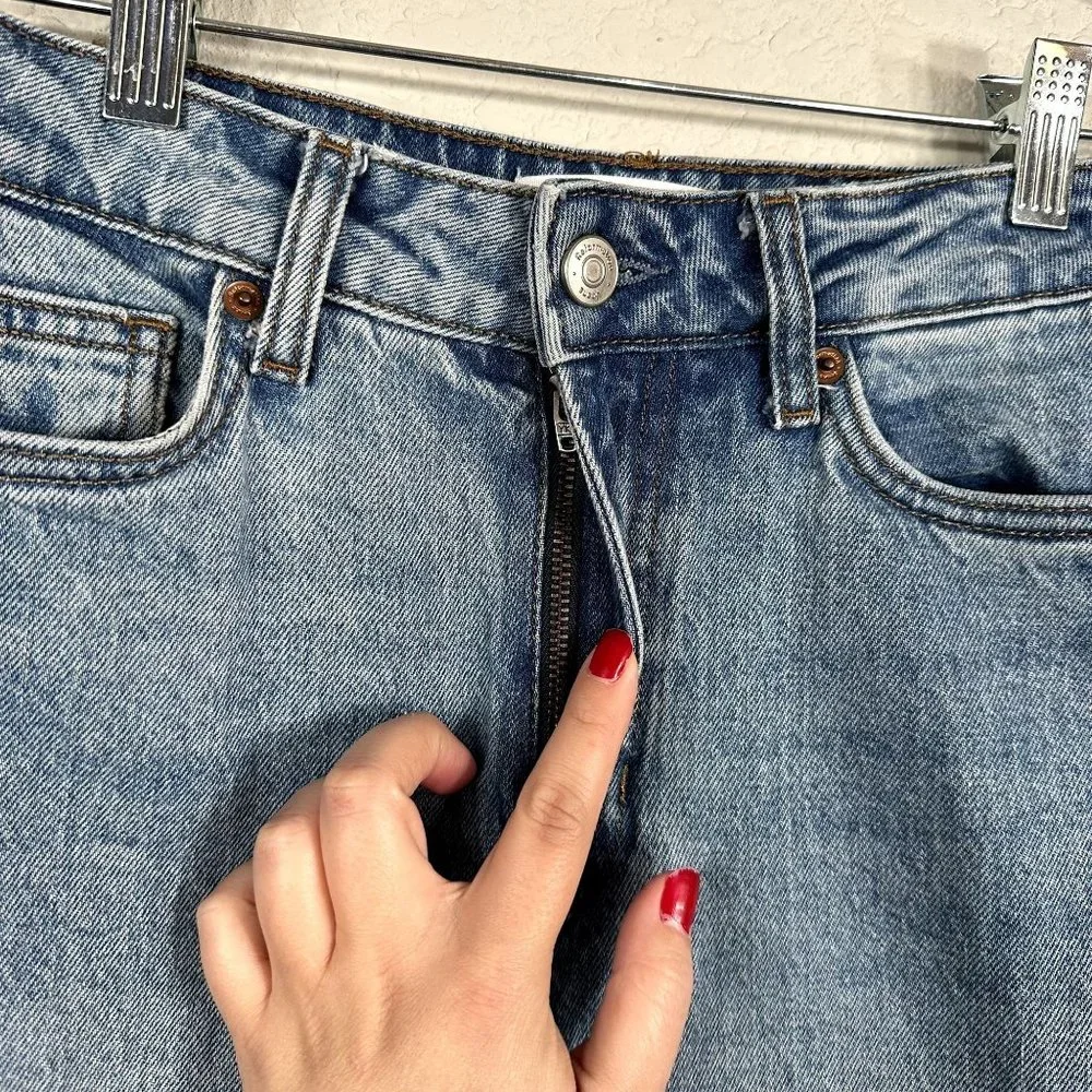 Reformation Liza Ultra High Rise Slim Straight Jeans in Malta - Picture 5 of 11